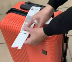tagging your checked luggage at the airport