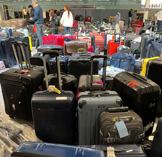 similar looking bags at the airport